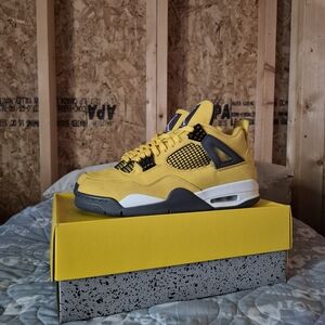 Air Jordan 4 Lightning Size 11